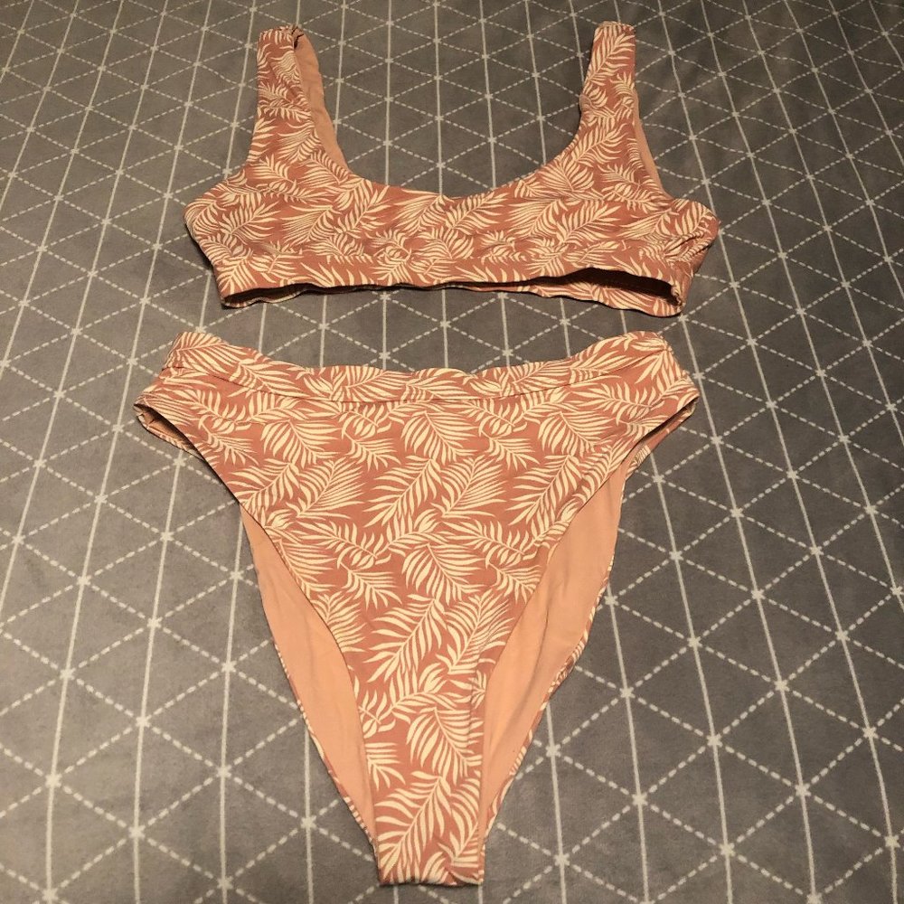 Dippin' Daisy's Sporty Swim Top + Banded High Waist Cheeky Bottom